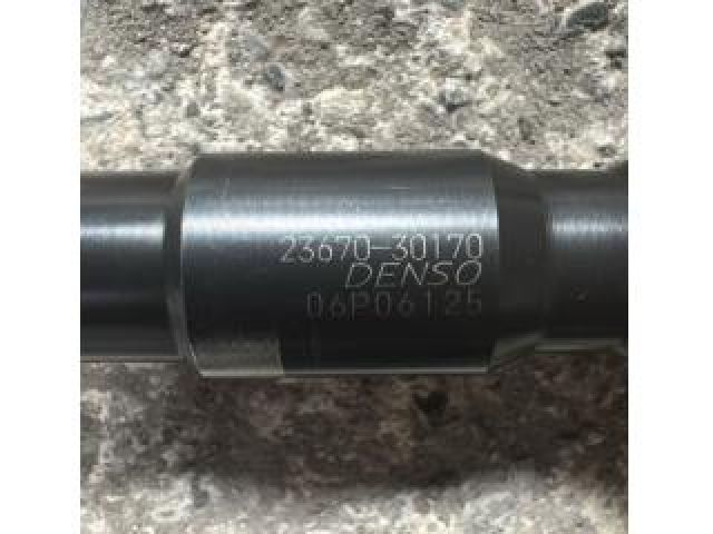 bontott TOYOTA HILUX Porlasztó (1 db)