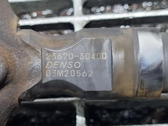 bontott TOYOTA HILUX Porlasztó (1 db)