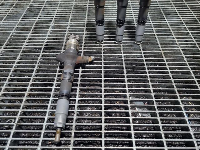 bontott TOYOTA HILUX Porlasztó (1 db)