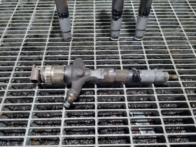 bontott TOYOTA HILUX Porlasztó (1 db)