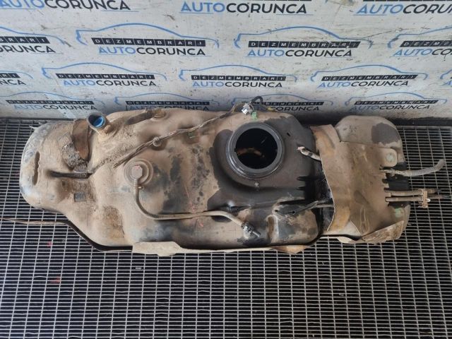 bontott TOYOTA HILUX Tank