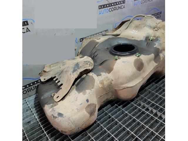 bontott TOYOTA HILUX Tank