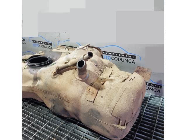 bontott TOYOTA HILUX Tank