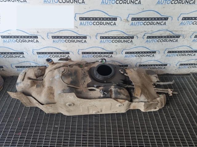 bontott TOYOTA HILUX Tank