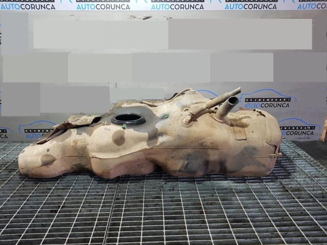 bontott TOYOTA HILUX Tank