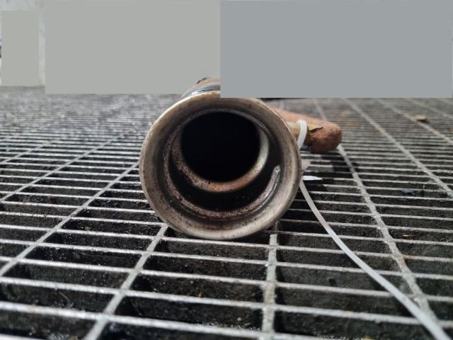 bontott TOYOTA HILUX Tankbetöltő Cső (Fém)