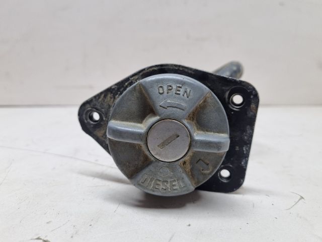 bontott TOYOTA HILUX Tankbetöltő Cső (Fém)