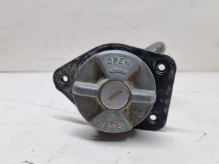 bontott TOYOTA HILUX Tankbetöltő Cső (Fém)