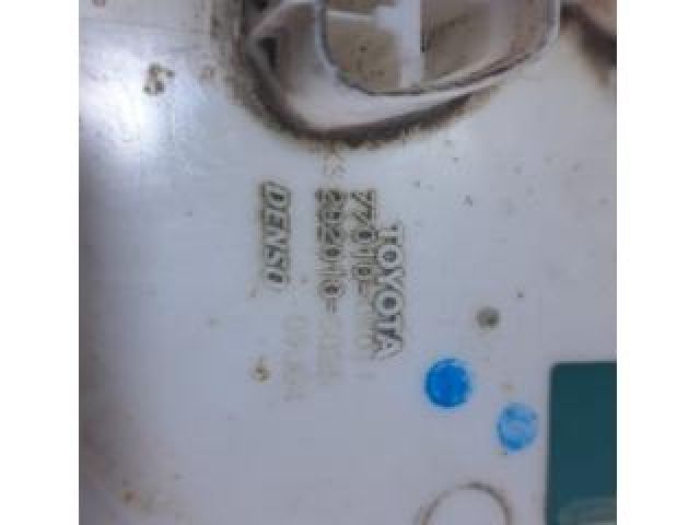 bontott TOYOTA HILUX Üzemanyag Szivattyú