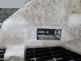 bontott TOYOTA HILUX Ablakmosó Tartály