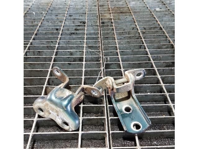 bontott TOYOTA HILUX Ajtó Zsanér (Pozíciófüggetlen)