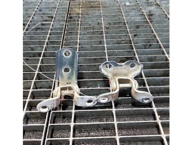 bontott TOYOTA HILUX Ajtó Zsanér (Pozíciófüggetlen)