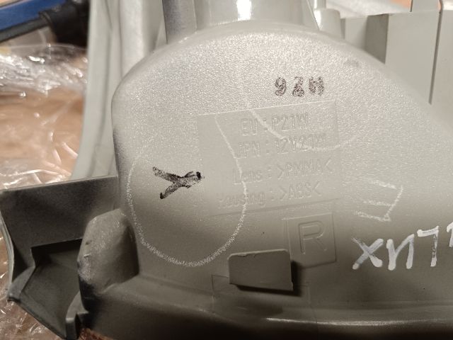 bontott TOYOTA HILUX Bal első Irányjelző