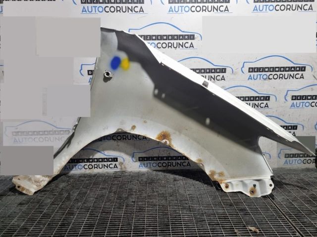 bontott TOYOTA HILUX Bal első Sárvédő