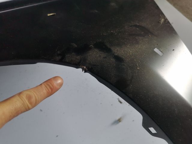 bontott TOYOTA HILUX Bal első Sárvédő