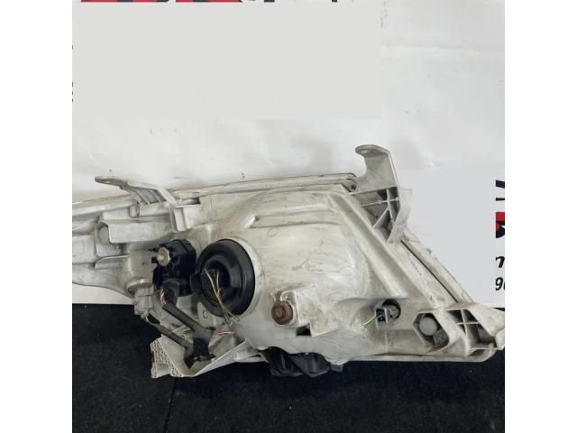 bontott TOYOTA HILUX Bal Fényszóró