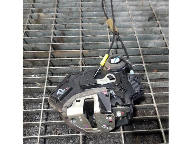 bontott TOYOTA HILUX Bal hátsó Ajtózár