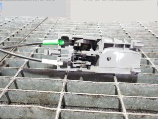 bontott TOYOTA HILUX Bal hátsó Ajtózár