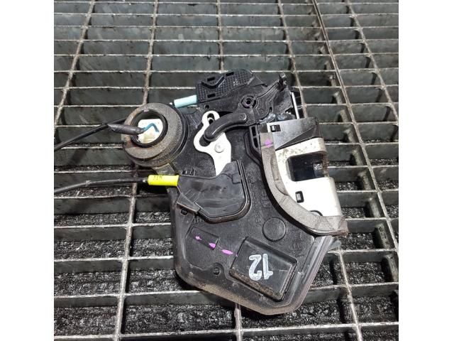 bontott TOYOTA HILUX Bal hátsó Ajtózár