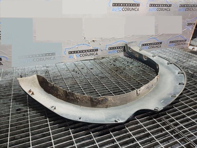 bontott TOYOTA HILUX Bal hátsó Sárvédő Díszléc