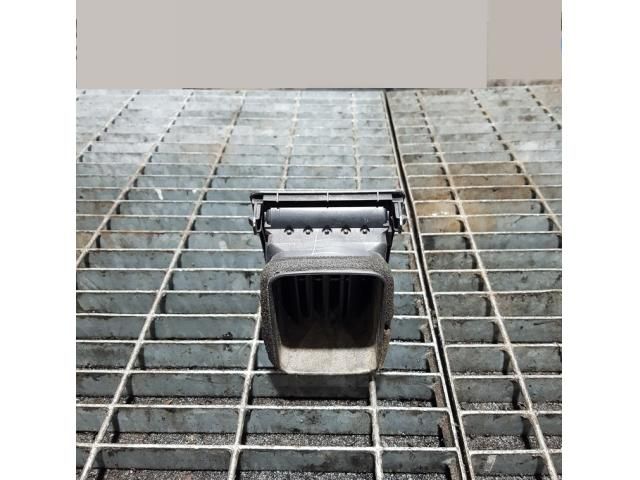 bontott TOYOTA HILUX Bal Szellőző