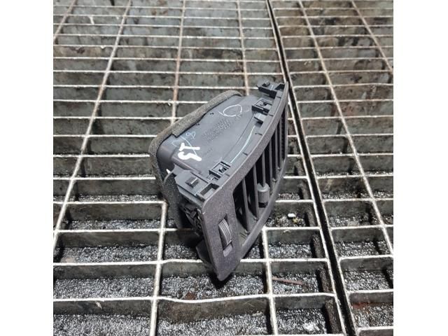 bontott TOYOTA HILUX Bal Szellőző