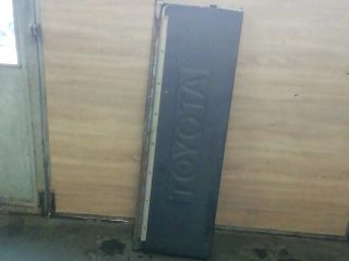 bontott TOYOTA HILUX Csomagtérajtó (Üres lemez)