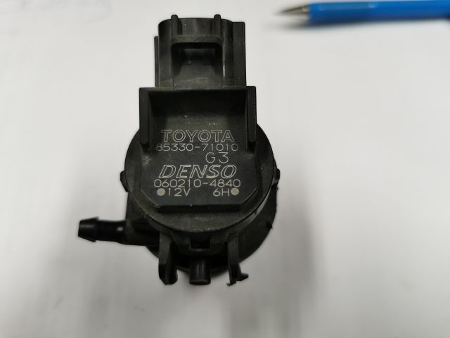 bontott TOYOTA HILUX Első Ablakmosó Szivattyú