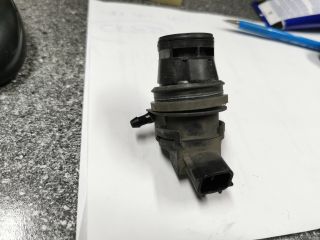 bontott TOYOTA HILUX Első Ablakmosó Szivattyú