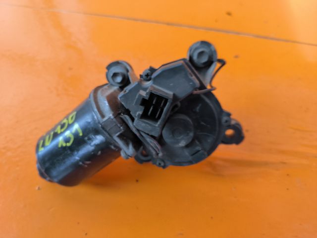 bontott TOYOTA HILUX Első Ablaktörlő Motor