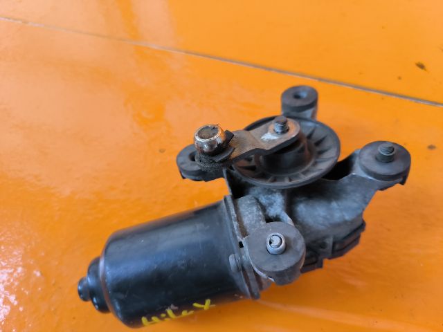 bontott TOYOTA HILUX Első Ablaktörlő Motor