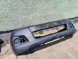 bontott TOYOTA HILUX Első Lökhárító (Részeivel)