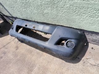 bontott TOYOTA HILUX Első Lökhárító (Részeivel)
