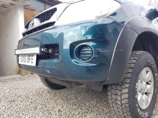 bontott TOYOTA HILUX Első Lökhárító (Üresen)