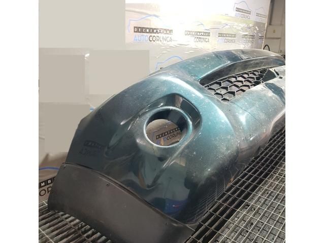 bontott TOYOTA HILUX Első Lökhárító (Üresen)