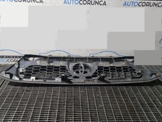 bontott TOYOTA HILUX Hűtőrács