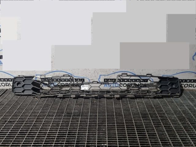 bontott TOYOTA HILUX Hűtőrács