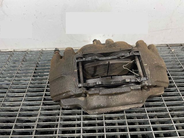 bontott TOYOTA HILUX IV Bal első Féknyereg Munkahengerrel