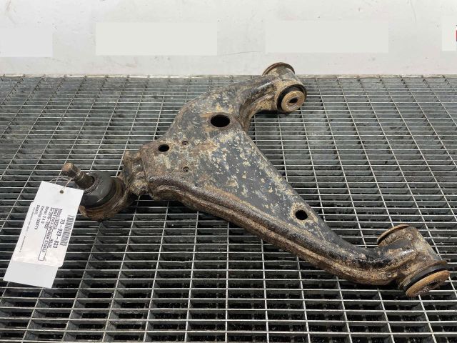 bontott TOYOTA HILUX IV Bal első Lengőkar