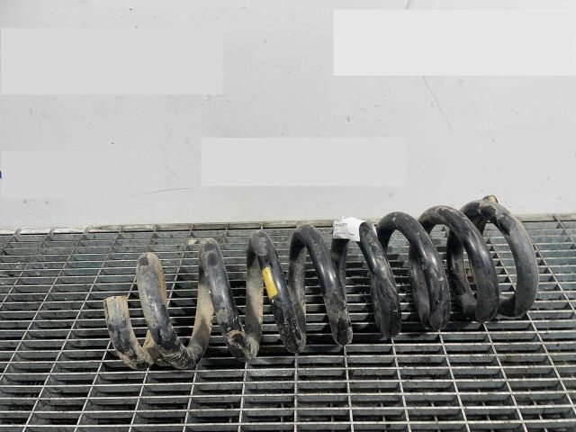 bontott TOYOTA HILUX IV Első Rugó