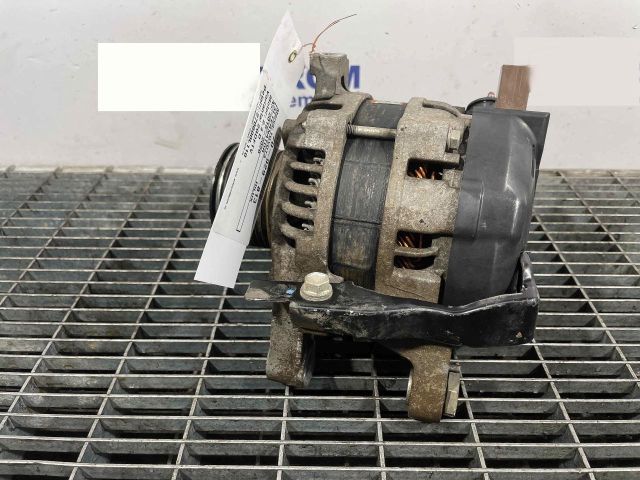 bontott TOYOTA HILUX IV Generátor