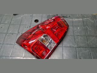 bontott TOYOTA HILUX IV Bal Hátsó Lámpa