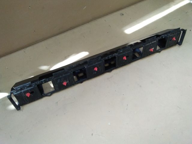 bontott TOYOTA HILUX IV Első Lökhárító Merevítő (Fém)