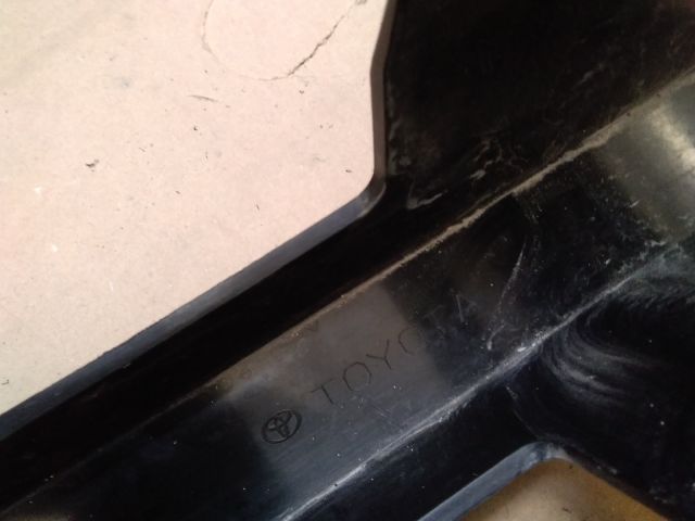 bontott TOYOTA HILUX IV Első Lökhárító Merevítő (Fém)