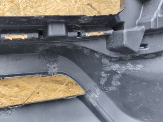 bontott TOYOTA HILUX IV Első Lökhárító (Üresen)