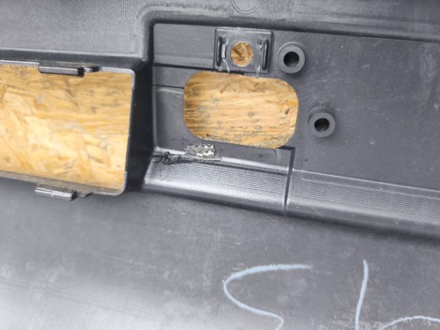 bontott TOYOTA HILUX IV Első Lökhárító (Üresen)