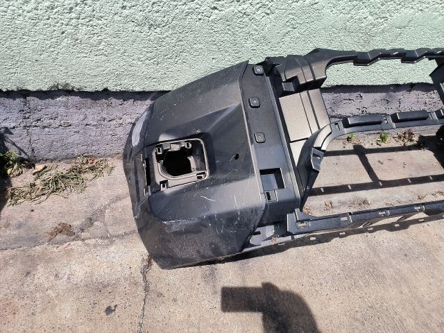 bontott TOYOTA HILUX IV Első Lökhárító (Üresen)
