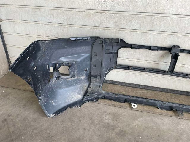 bontott TOYOTA HILUX IV Első Lökhárító (Üresen)