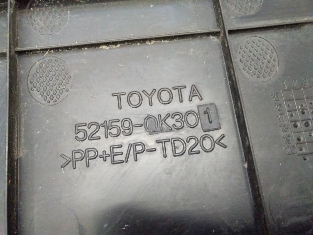 bontott TOYOTA HILUX IV Hátsó középső Lökhárító