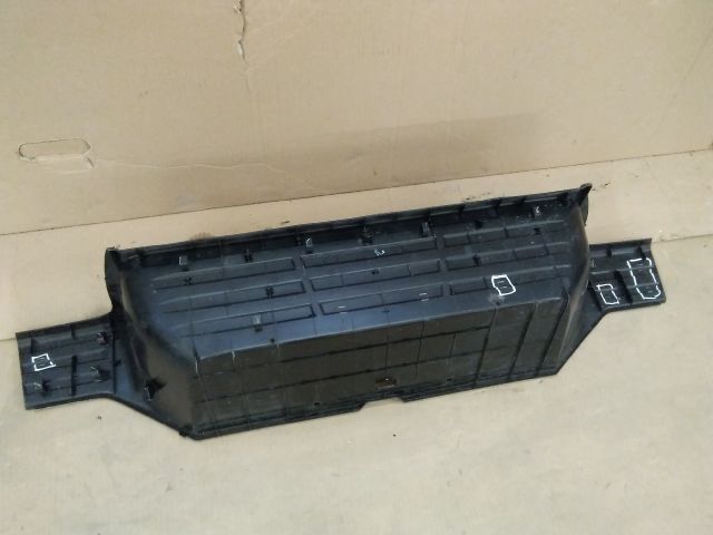 bontott TOYOTA HILUX IV Hátsó középső Lökhárító